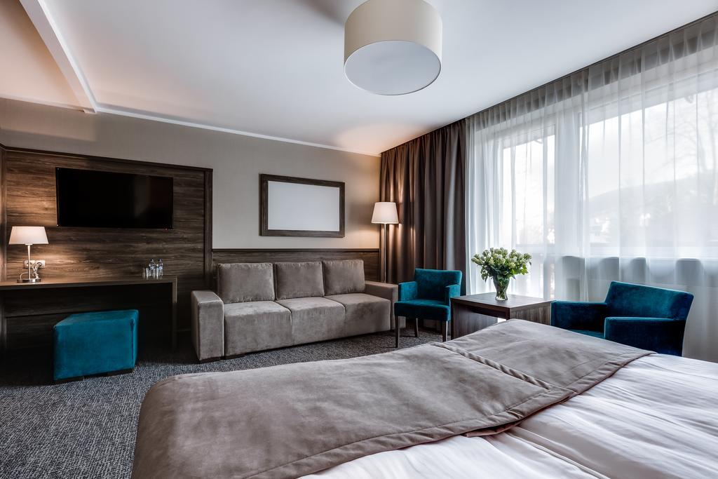 Hotel Konradowka Wellness & Spa - 300 Metrow Do Centrum Karpacz Room photo